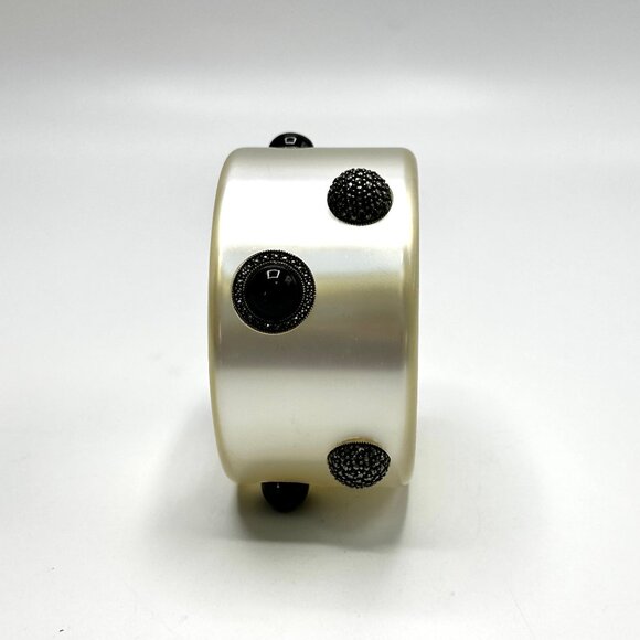Vintage Judith Jack Pearlescent  Lucite, Marcasite & Onyx Bangle Bracelet — EUC - Picture 4 of 12